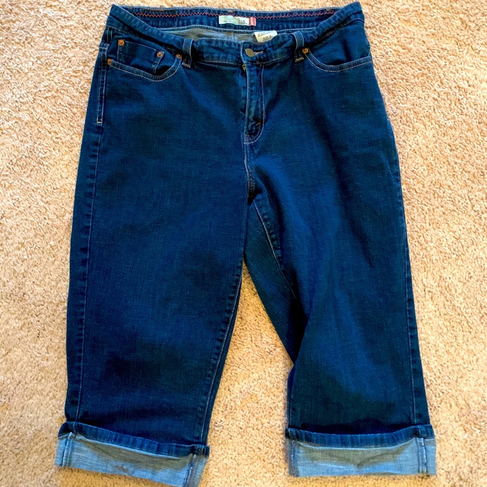 Levi Capri pants